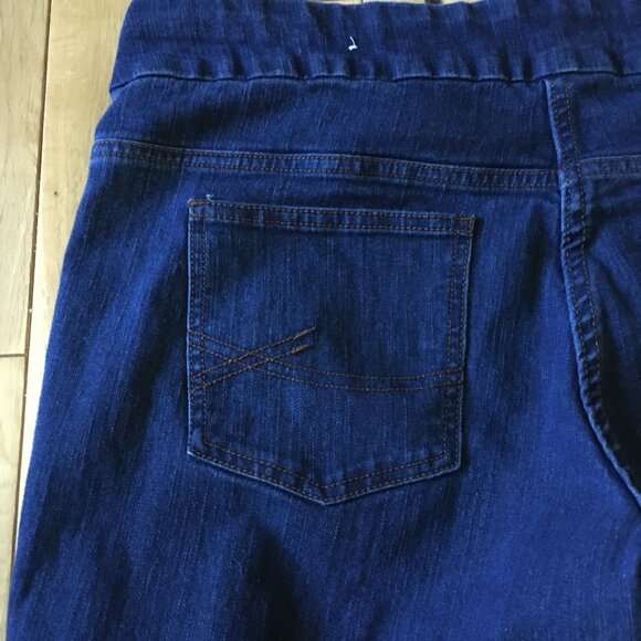 Regular Fit Dark Blue Ladies Pull on Stretchy Jeans 16 - Picture 5 of 11